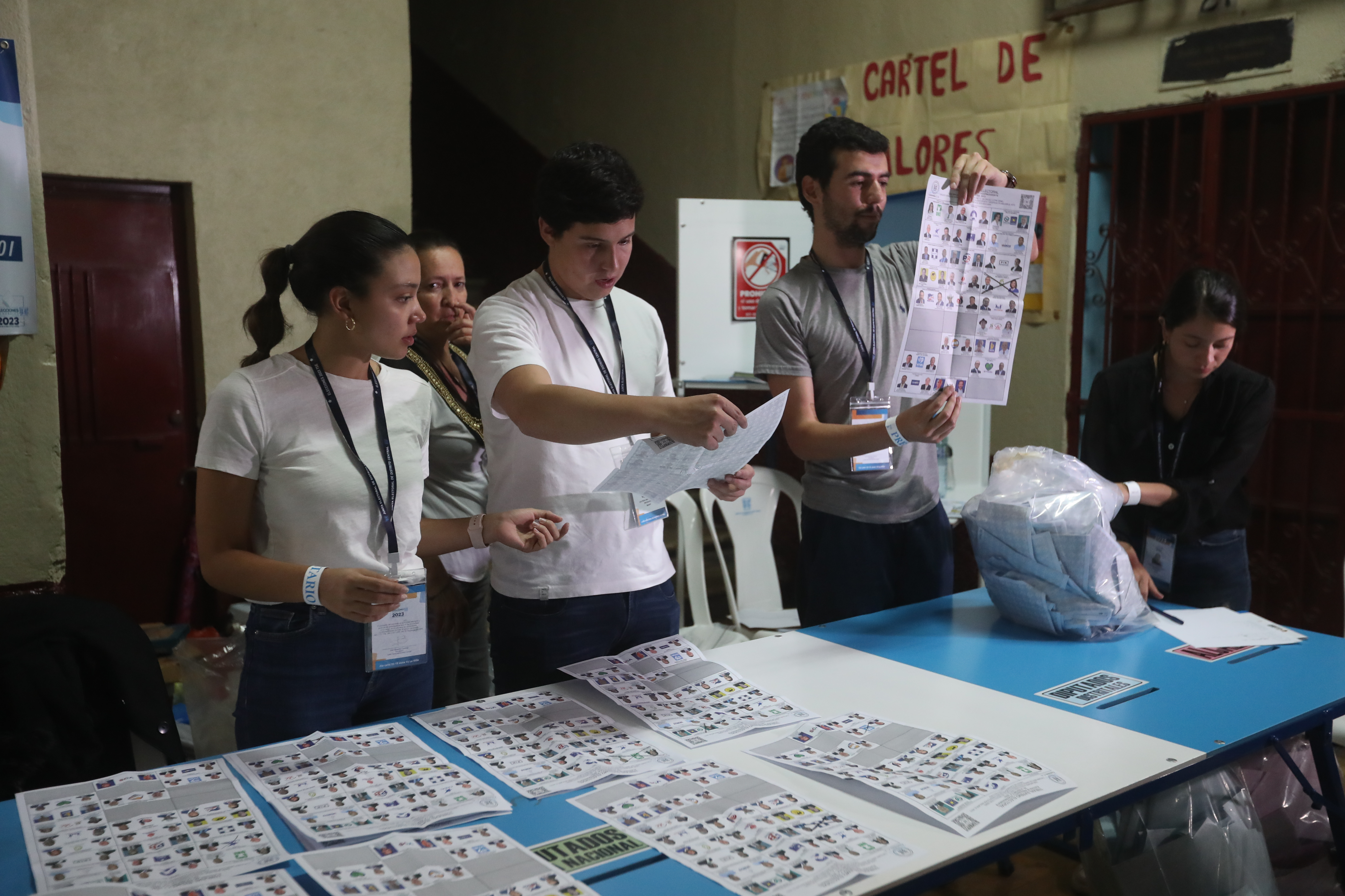 La elección municipal de la capital se da entre señalamientos de supuestas irregularidades emitidas por los partidos opositores a la administración actual. (Foto Prensa Libre: Hemeroteca PL)