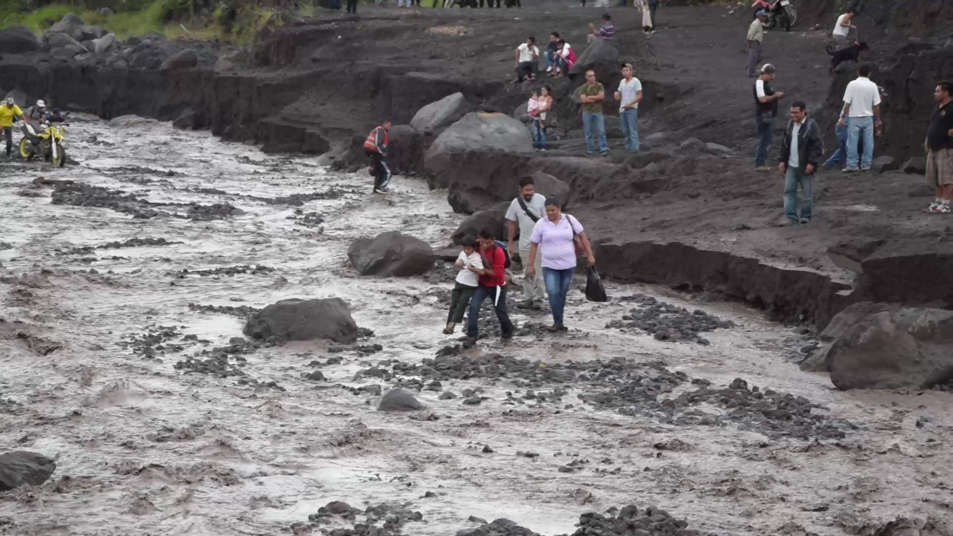 Lahares causados por el volcán