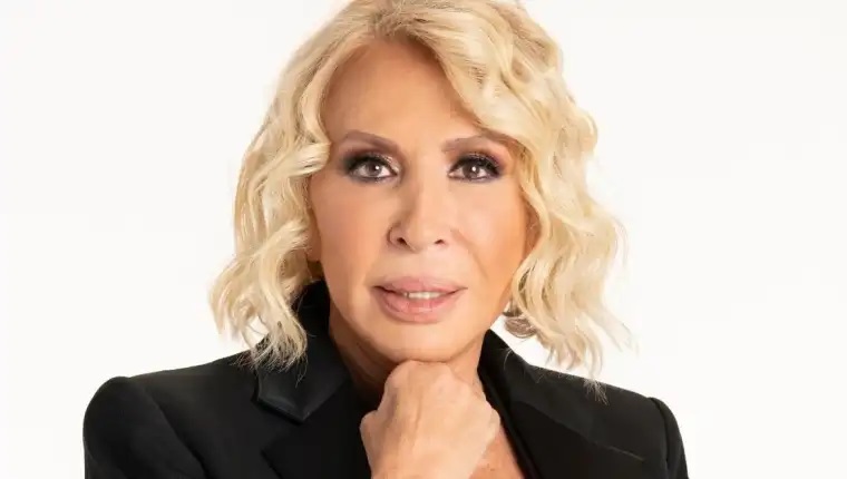 La presentadora ha dado de qué hablar luego de sus fotos en redes sociales. (Foto Prensa Libre: Instagram @laurabozzo_of)