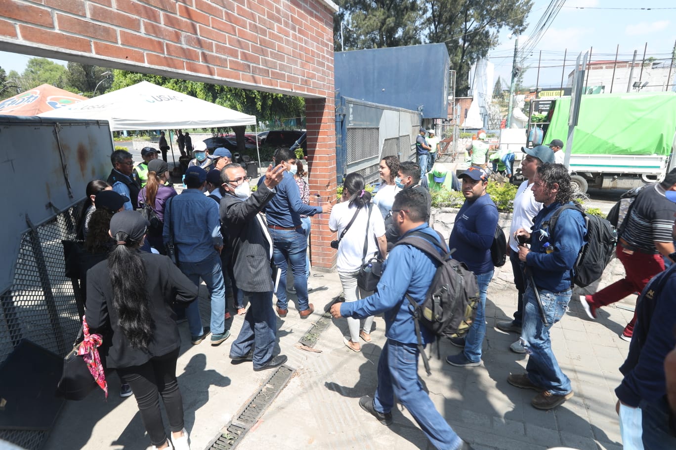 Recaban evidencia en el campus central de la USAC