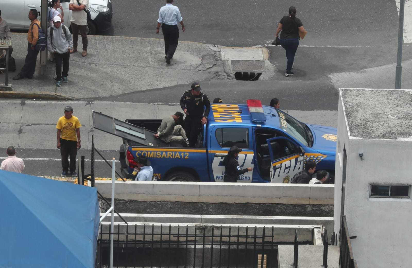 Robo de una puerta en Chinautla