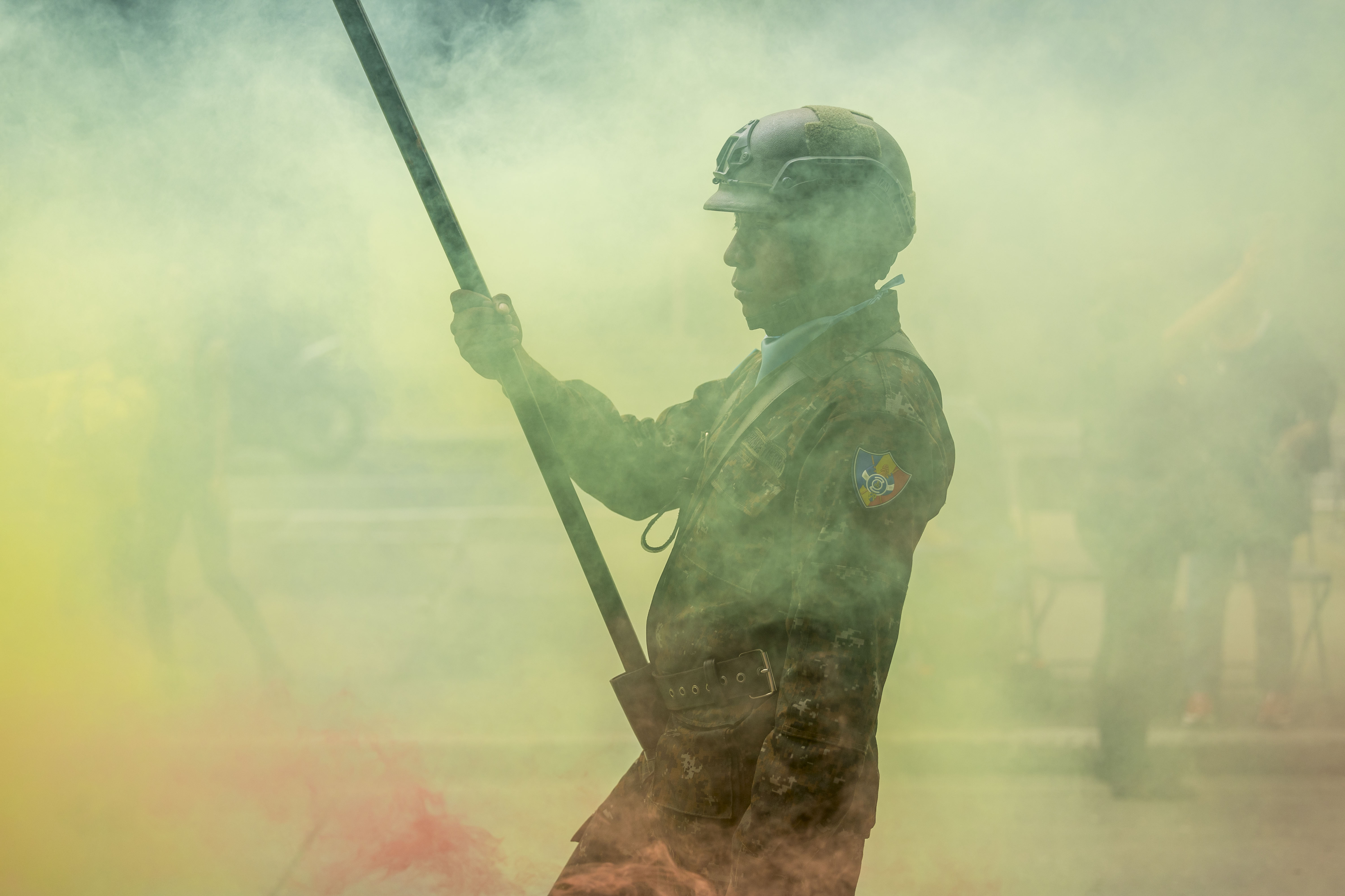 -FOTODELDÍA- AME061. CIUDAD DE GUATEMALA (GUATEMALA), 30/06/2023.- Integrantes del Ejército de Guatemala realizan hoy su tradicional desfile por las calles, durante la celebración del Día del Ejército y la conmemoración de la gesta revolucionaria de 1871, en Ciudad de Guatemala (Guatemala). Cientos de personas observaron el desfile de las Fuerzas Armadas que marcharon desde la Avenida Las Américas hasta el Campo de Marte. EFE/Esteban Biba