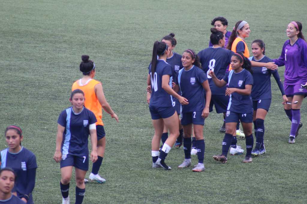 La Selección femenina celebra el triunfo 