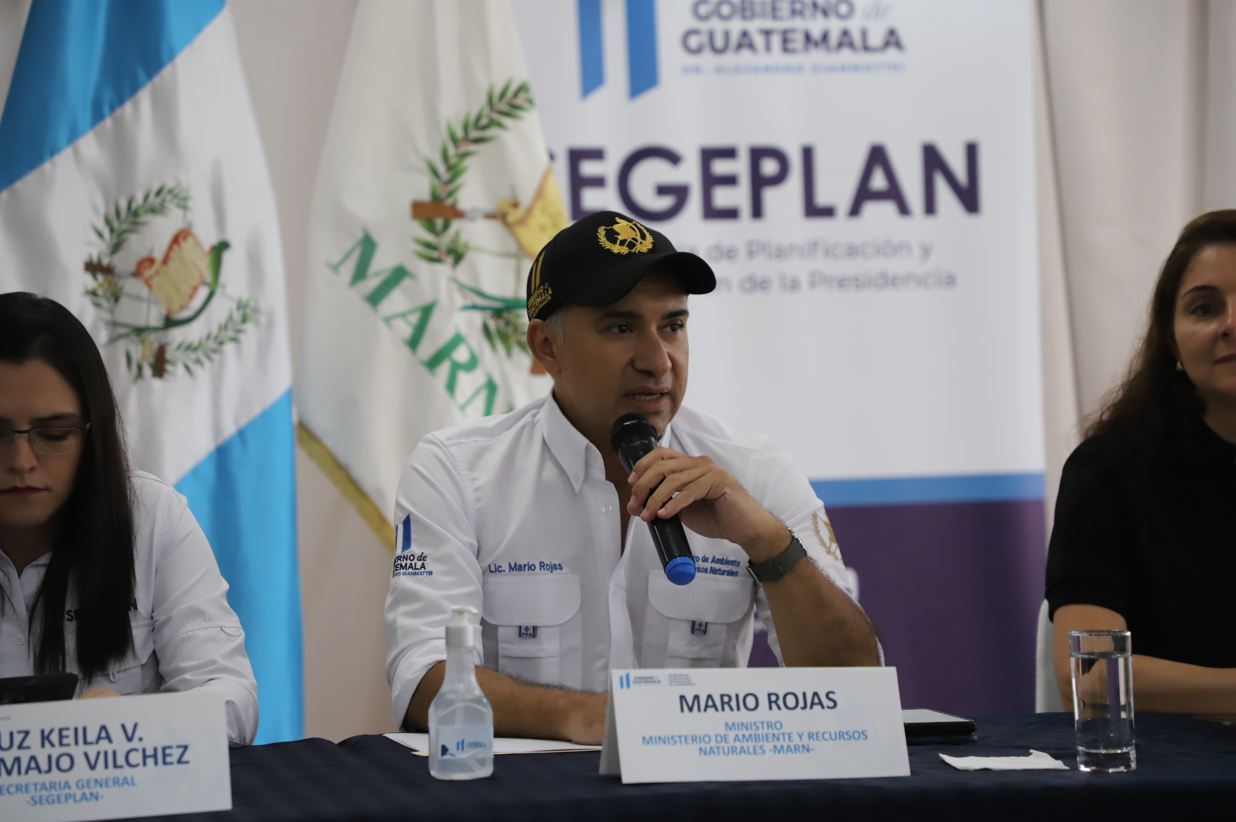 Mario Rojas, exministro de ambiente del gobierno de Alejandro Giammattei, reconoció usar documentos falsificados. Fotografía: Gobierno de Guatemala.