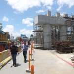 Paso a desnivel en la calzada Roosevelt. (Foto Prensa Libre: HemerotecaPL)