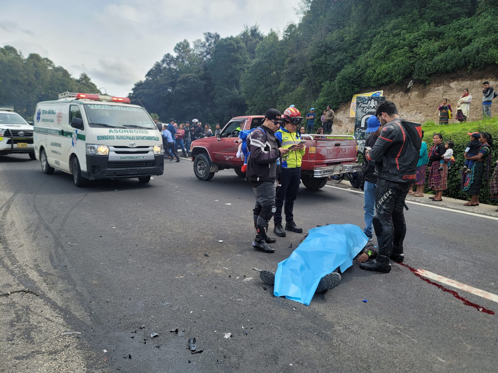 Video: graban el momento en que se dio el mortal accidente que involucró a dos motoristas que chocaron con un auto en la ruta Interamericana