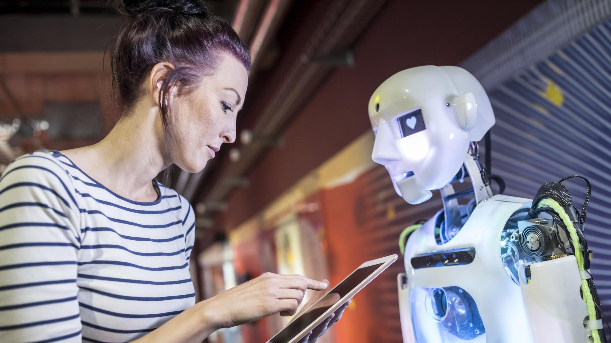 Aunque la inteligencia artificial puede hacer muchas cosas mejor que los seres humanos, hay características que no podrá copiar. 
Getty Images