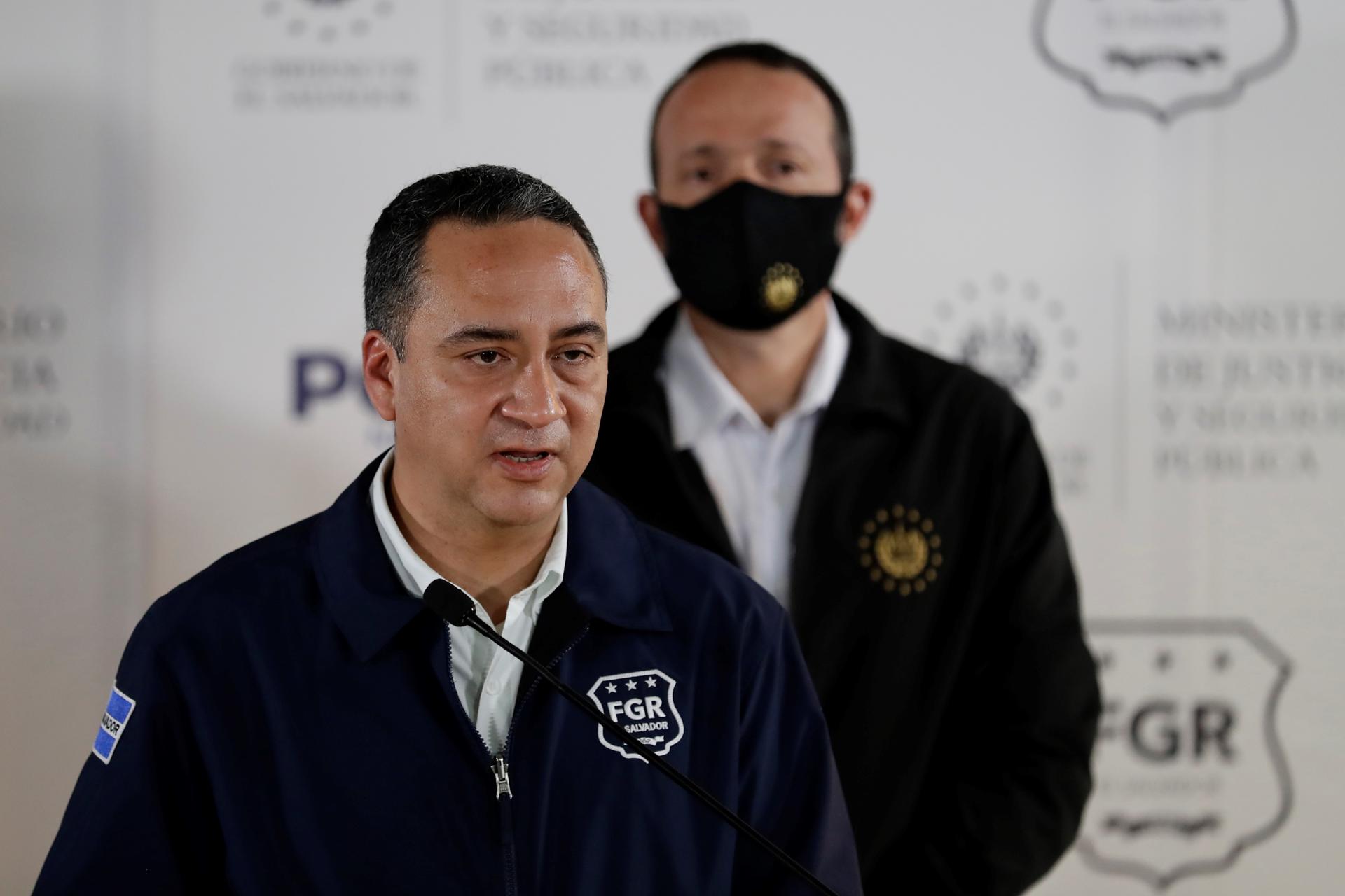 El fiscal señala la existencia en El Salvador de una organización criminal liderada por colombianos