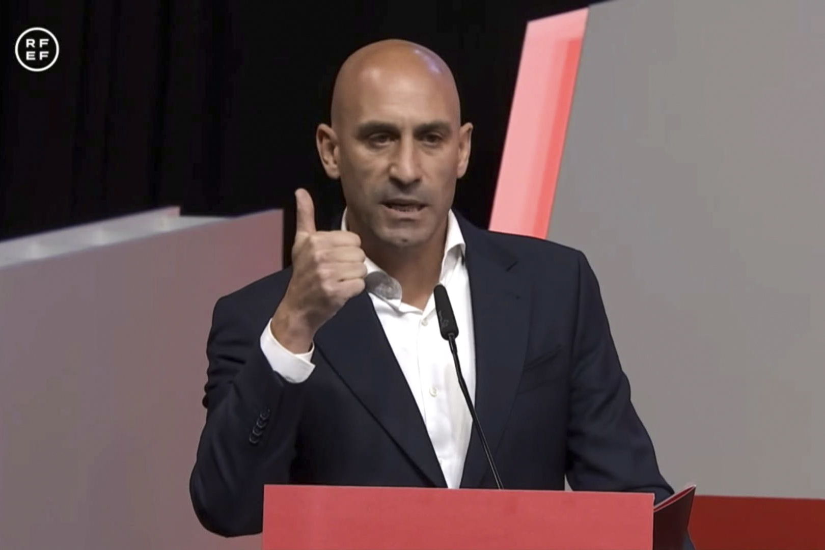 Luis Rubiales anunció que se defenderá