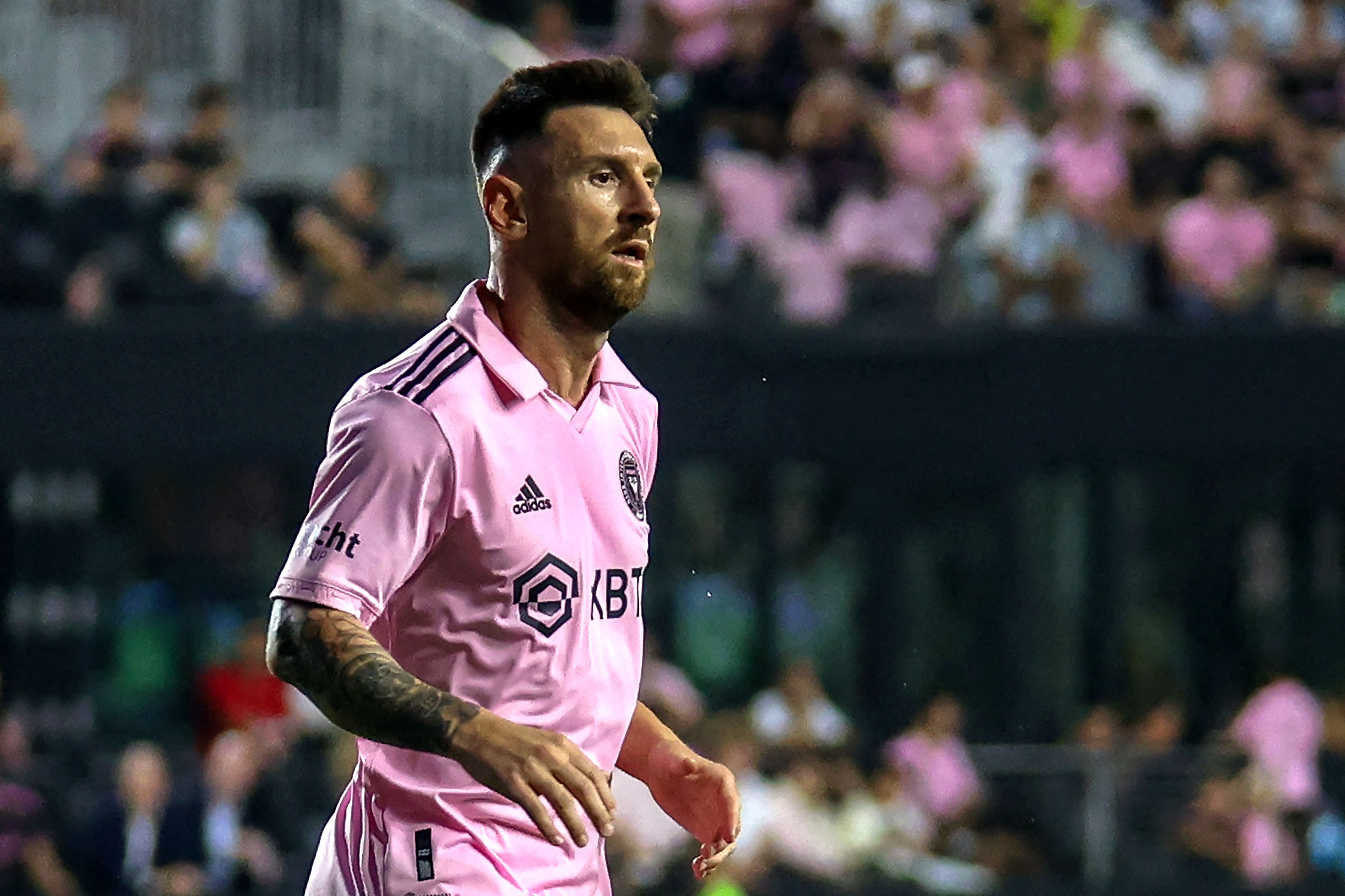 Messi llegará a visitar la cancha de el Estadio Cuscatlán. Foto Prensa Libre (AFP)