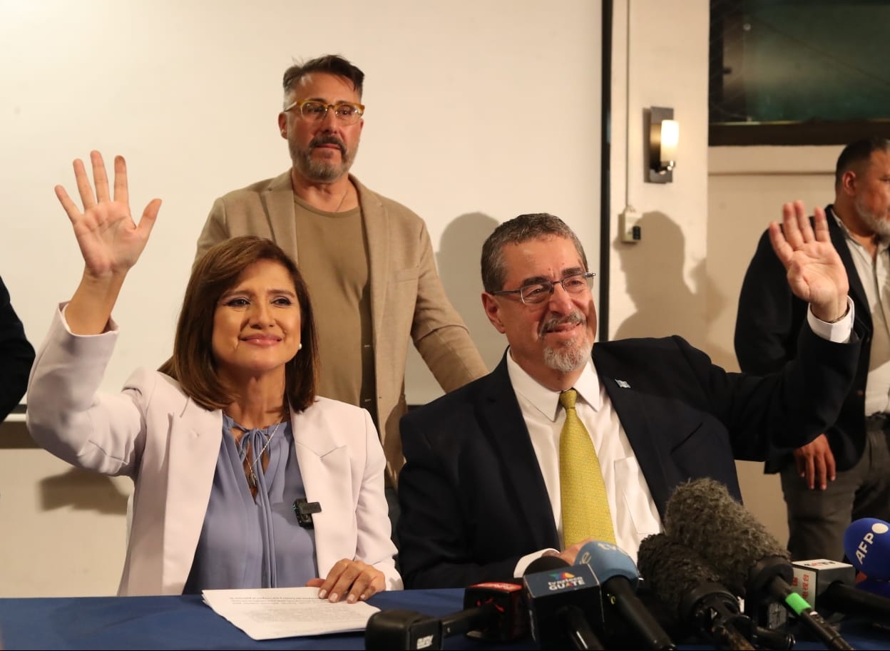 Bernardo Arévalo y Karin Herrera son el segundo binomio más votado de la historia democrática en Guatemala, según un análisis de Diestra, una firma especializada. (Foto Prensa Libre: Esbin García). 