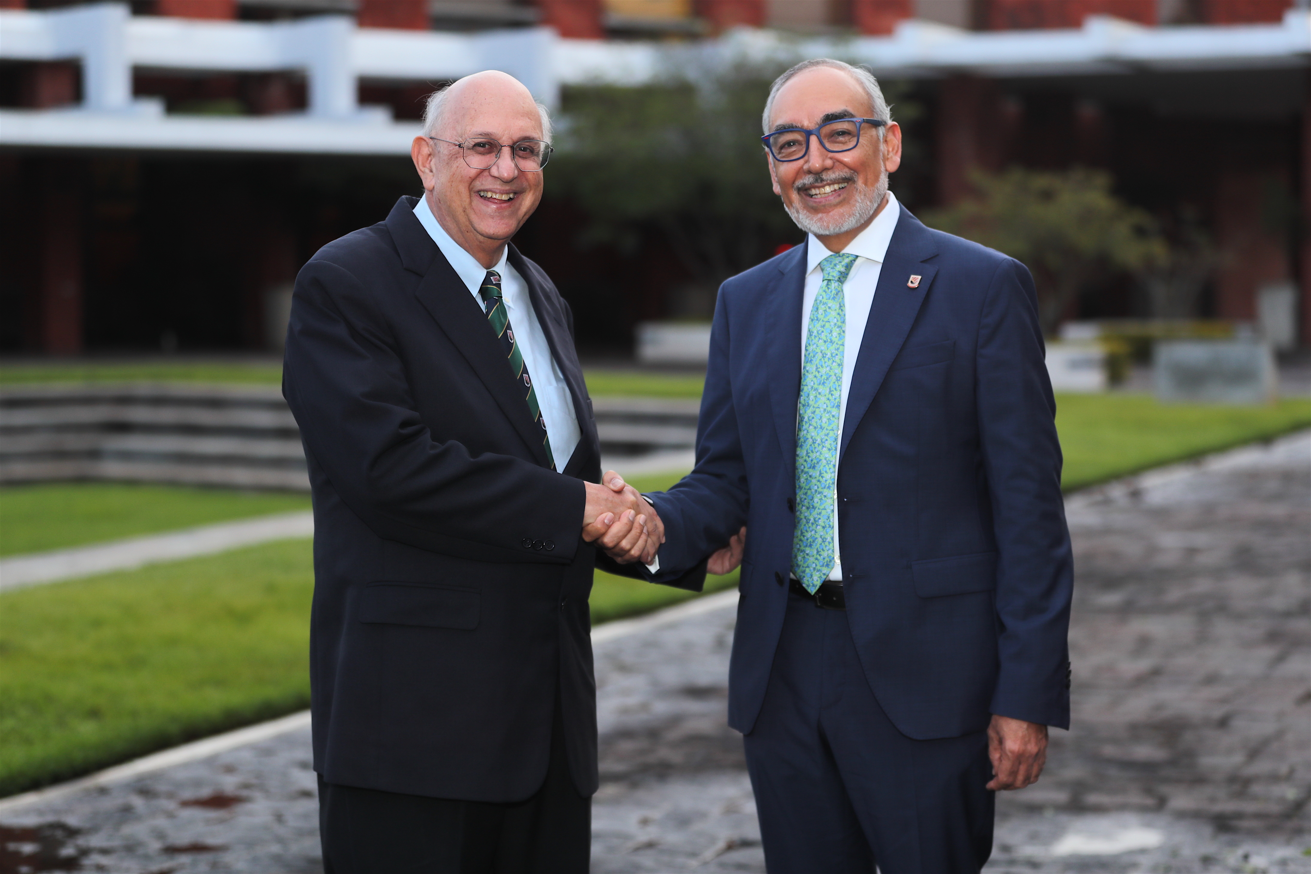 El Ingeniero Francisco Enrique Mejía Serrano asumió como rector de la Universidad del Istmo