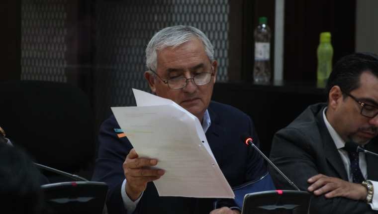 El expresidente Otto Pérez enfrenta los procesos penales Cooptación del Estado y La Línea. Un juez le otorgó medida sustitutiva en el primero. (Foto Prensa Libre: Hemeroteca PL).