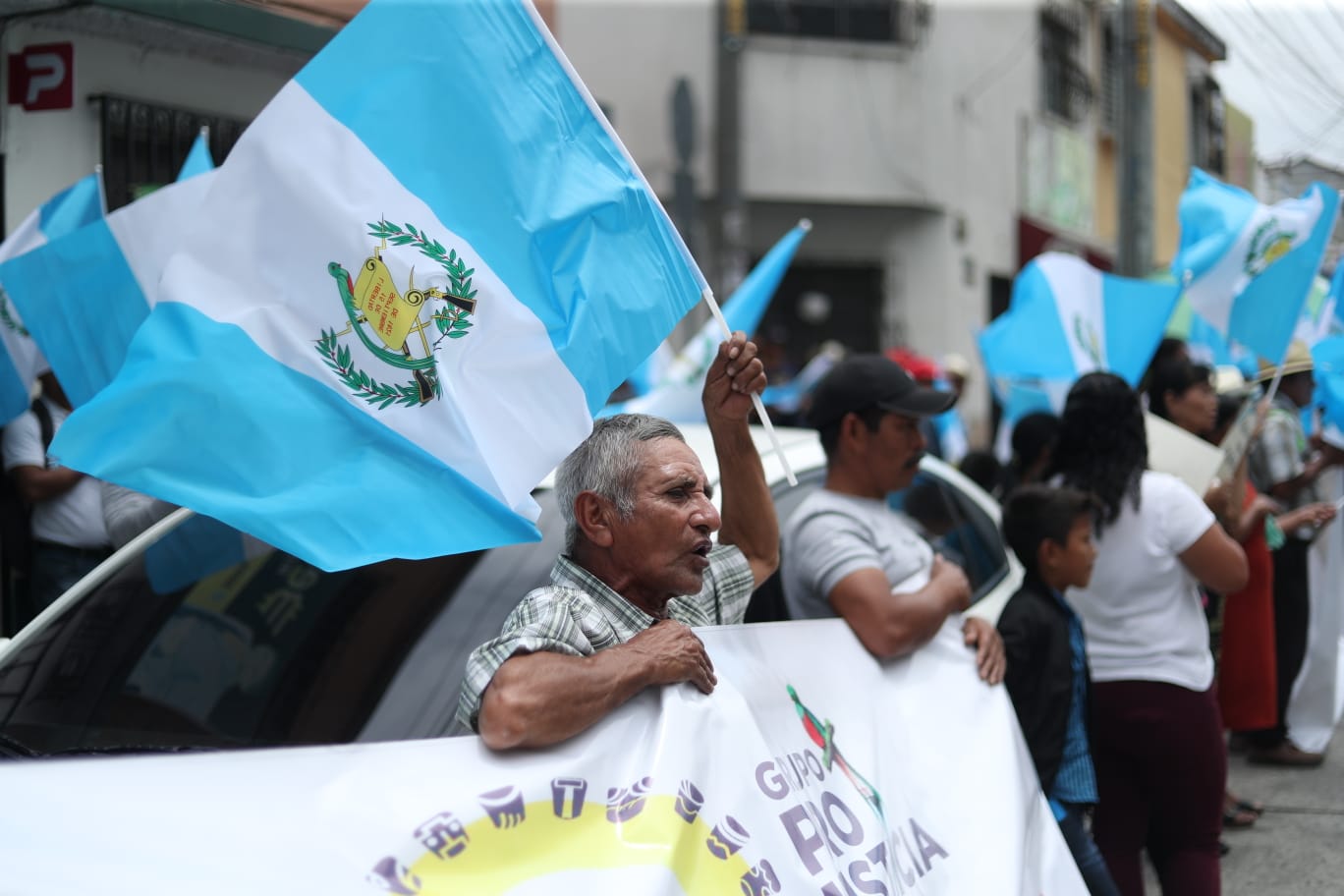 PROTESTA FRENTE AL MP