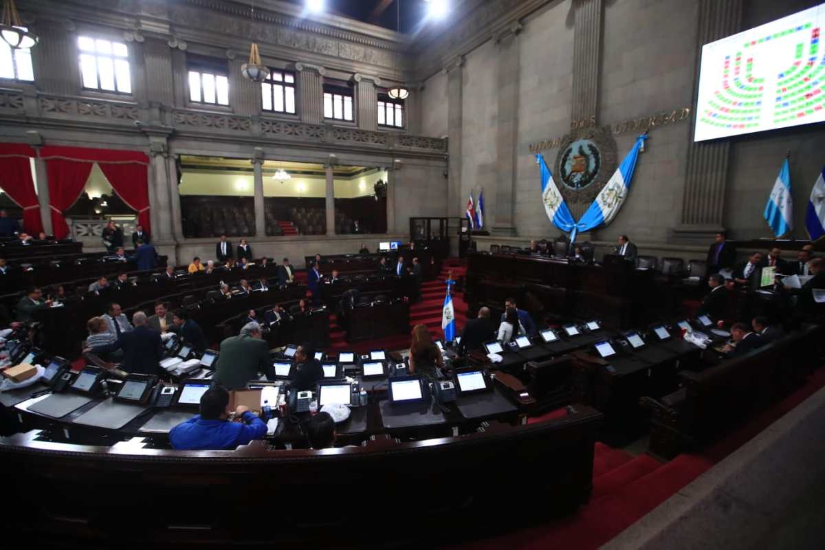 Sesión plenaria del Congreso en la que se declaró independientes a los congresistas del partido Movimiento Semilla. (Foto Prensa Libre: María José Bonilla)