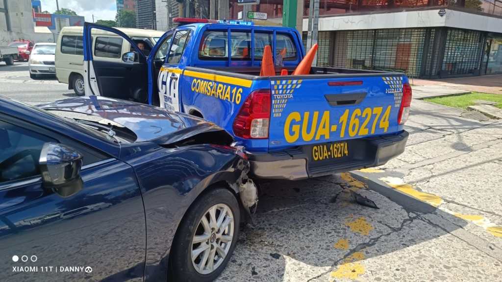 choque patrulla pnc y vehiculo en zona 4 hoy 16 de agosto 2023