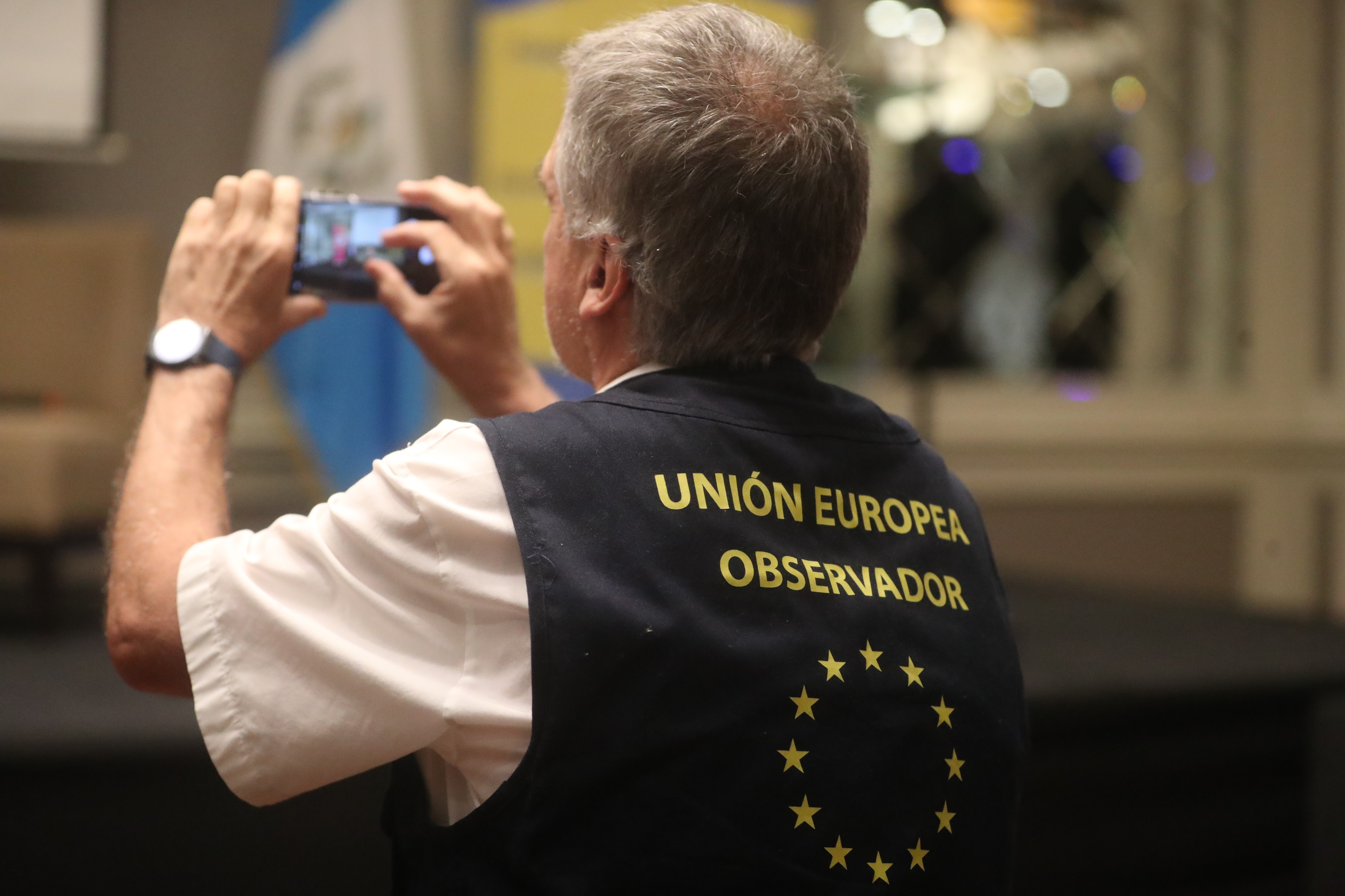 Un observador de la UE durante un foro vicepresidencial. (Foto Prensa Libre: Hemeroteca PL)