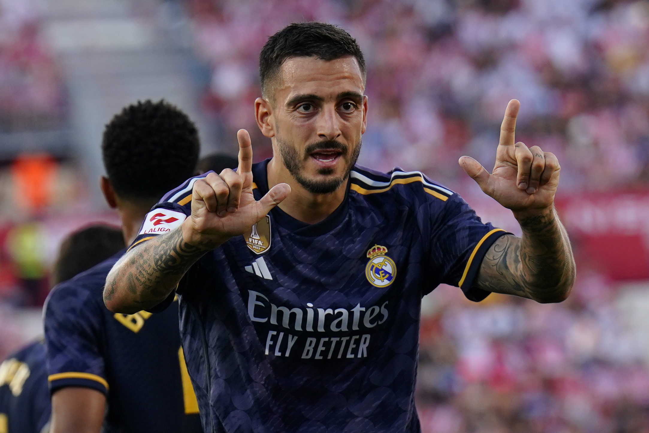 El delantero del Real Madrid, Joselu Sanmartín, celebra el primer gol de su equipo al Girona. (Foto Prensa Libre: EFE)