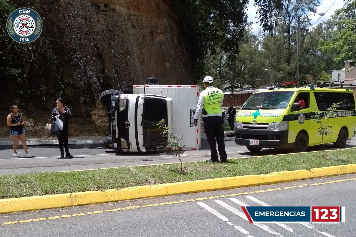 Varios accidentes de tránsito se registraron este sábado 9 de septiembre en el área metropolitana. (Foto Prensa Libre: Bomberos Municipales)