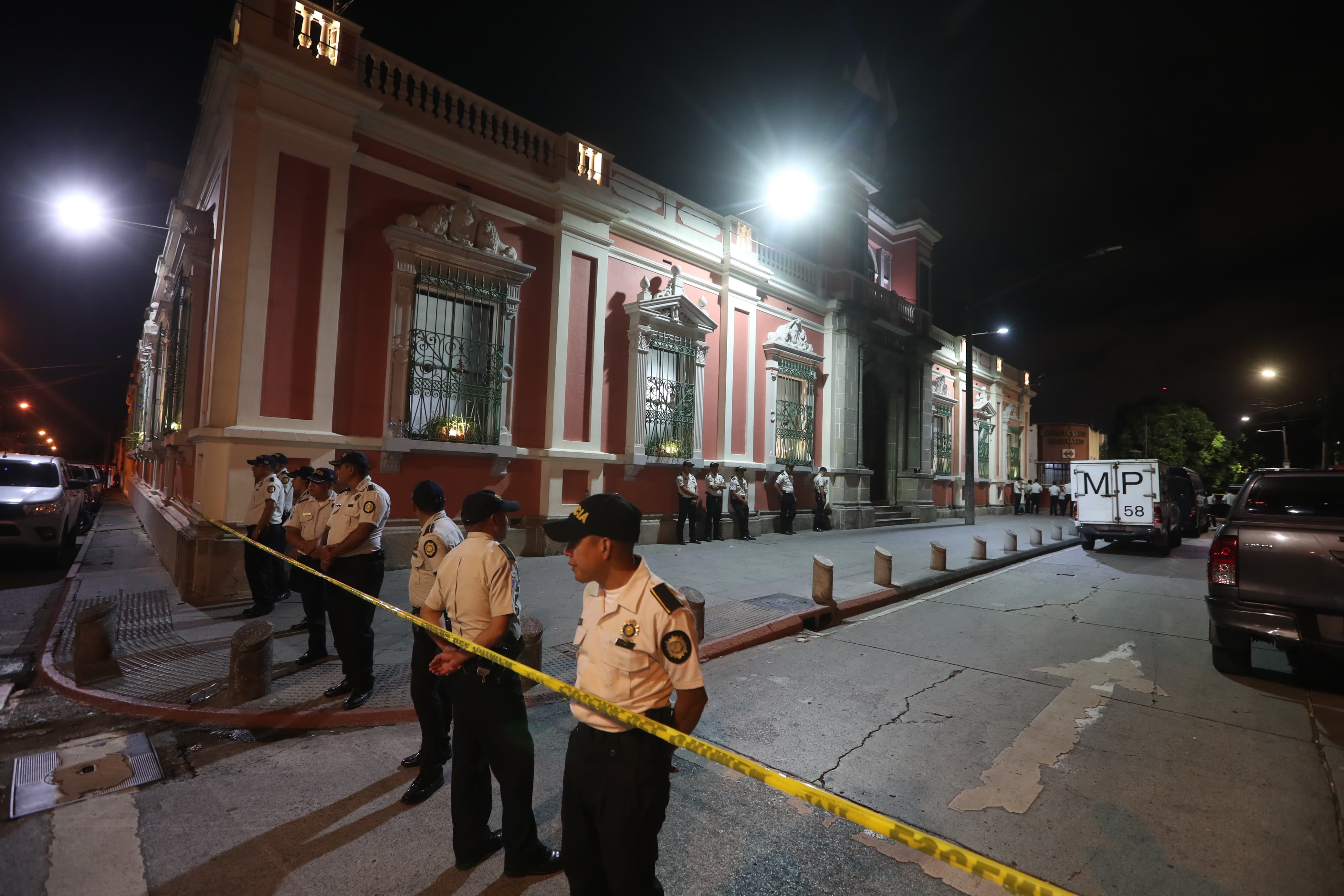 CATEOS DE NOCHE EN EL TSE