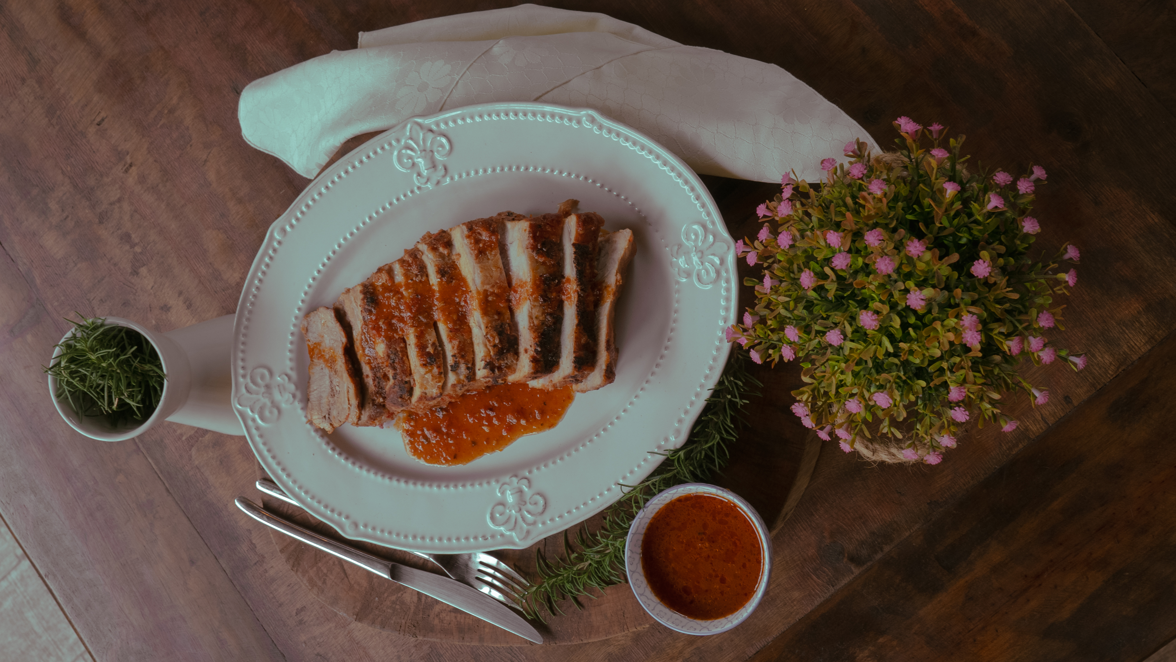 Lomo mechado, receta del siglo XIX, reproducida por la chef Paola de León. (Foto Prensa Libre, cortesía de Paola de León)