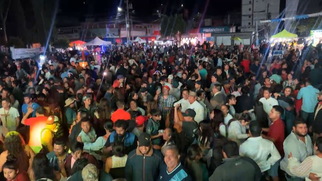 Las fiestas fueron transmitidas en vivo en el Facebook de Rivera. (Foto Prensa Libre: Video de Ramiro Rivera)