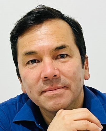 André Armas, Educador y Consejero de Bienestar