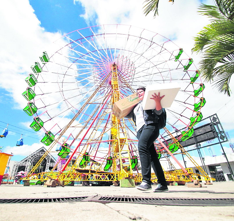 Rueda de Chicago, en el parque de diversiones de la Feria Internacional (Interfer), en el Parque de la Industria, zona 9, captada en 2015.