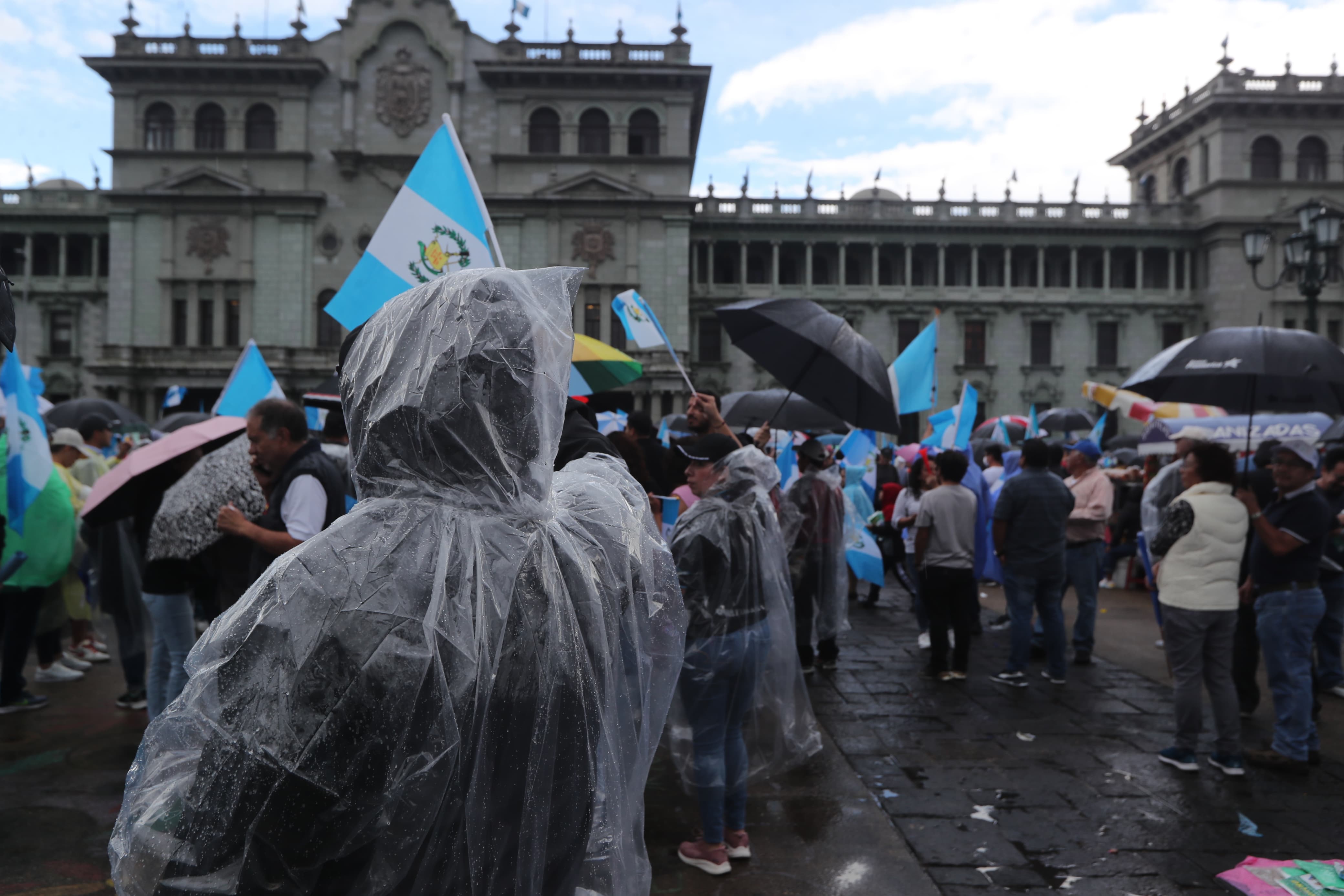 Fotos: Así fue la manifestación contra Consuelo Porras y Rafael Curruchiche y los mensajes que enviaron'