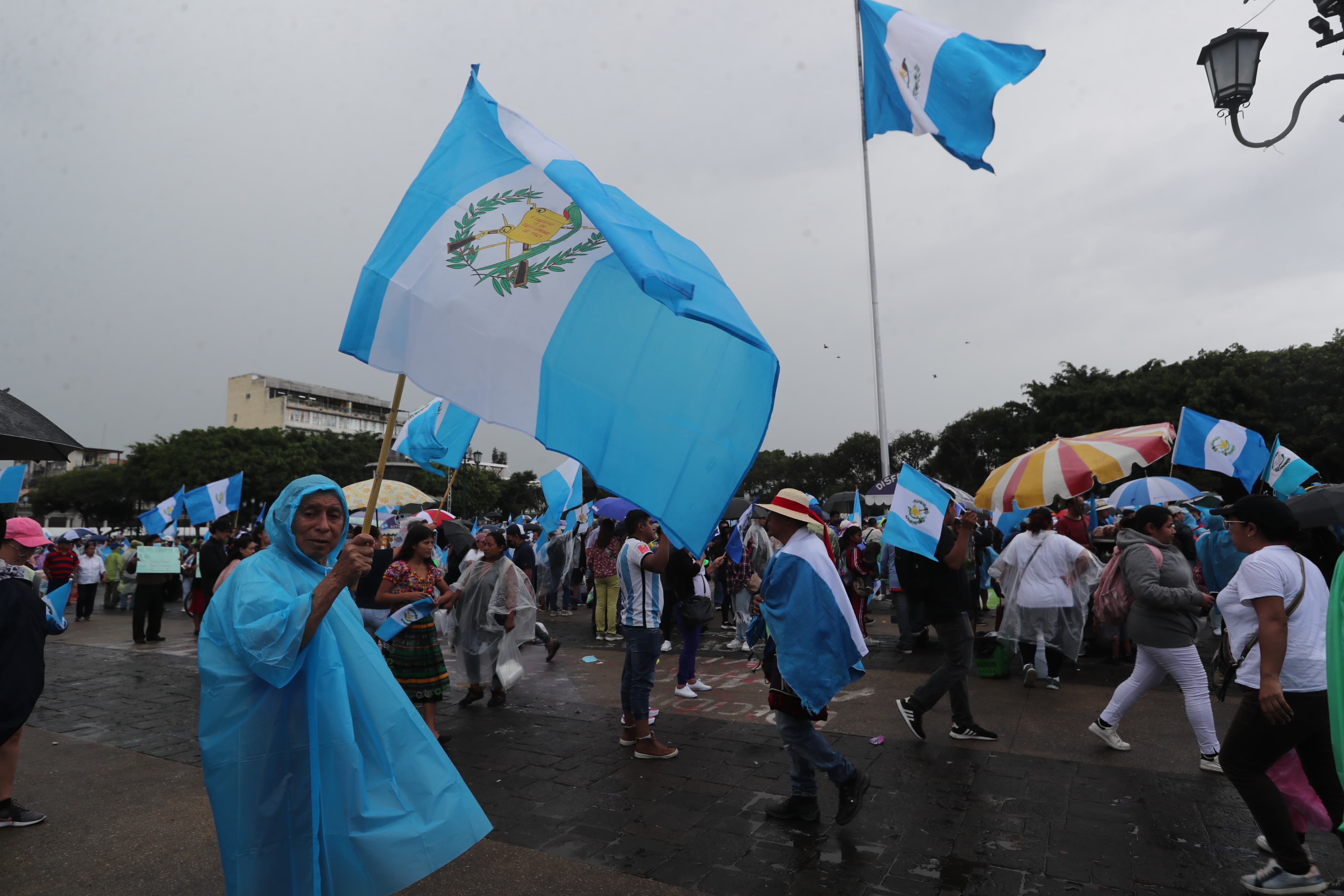 Fotos: Así fue la manifestación contra Consuelo Porras y Rafael Curruchiche y los mensajes que enviaron'