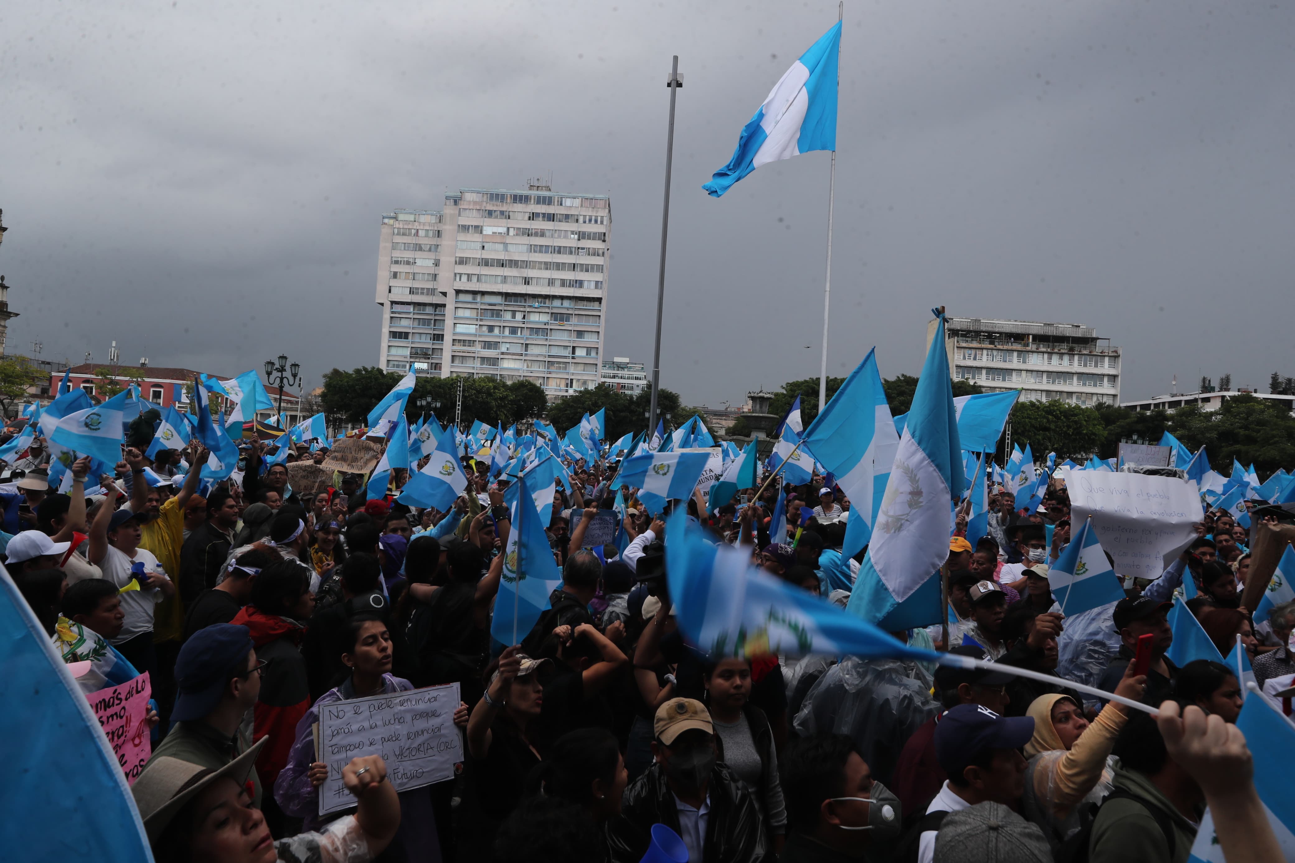 Fotos: Así fue la manifestación contra Consuelo Porras y Rafael Curruchiche y los mensajes que enviaron'