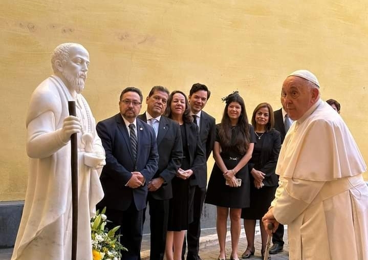 Papa Francisco bendijo imagen del hermano Pedro que estará en Antigua Guatemala