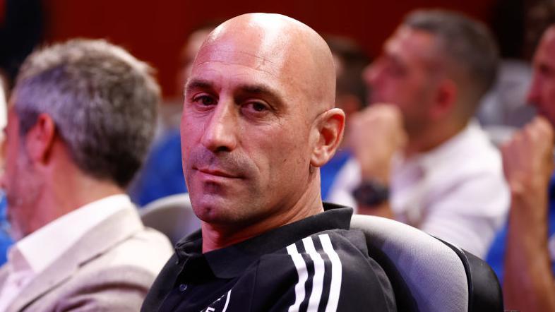 Luis Rubiales, suspendido por la FIFA, se ha negado a dimitir como presidente de la RFEF.