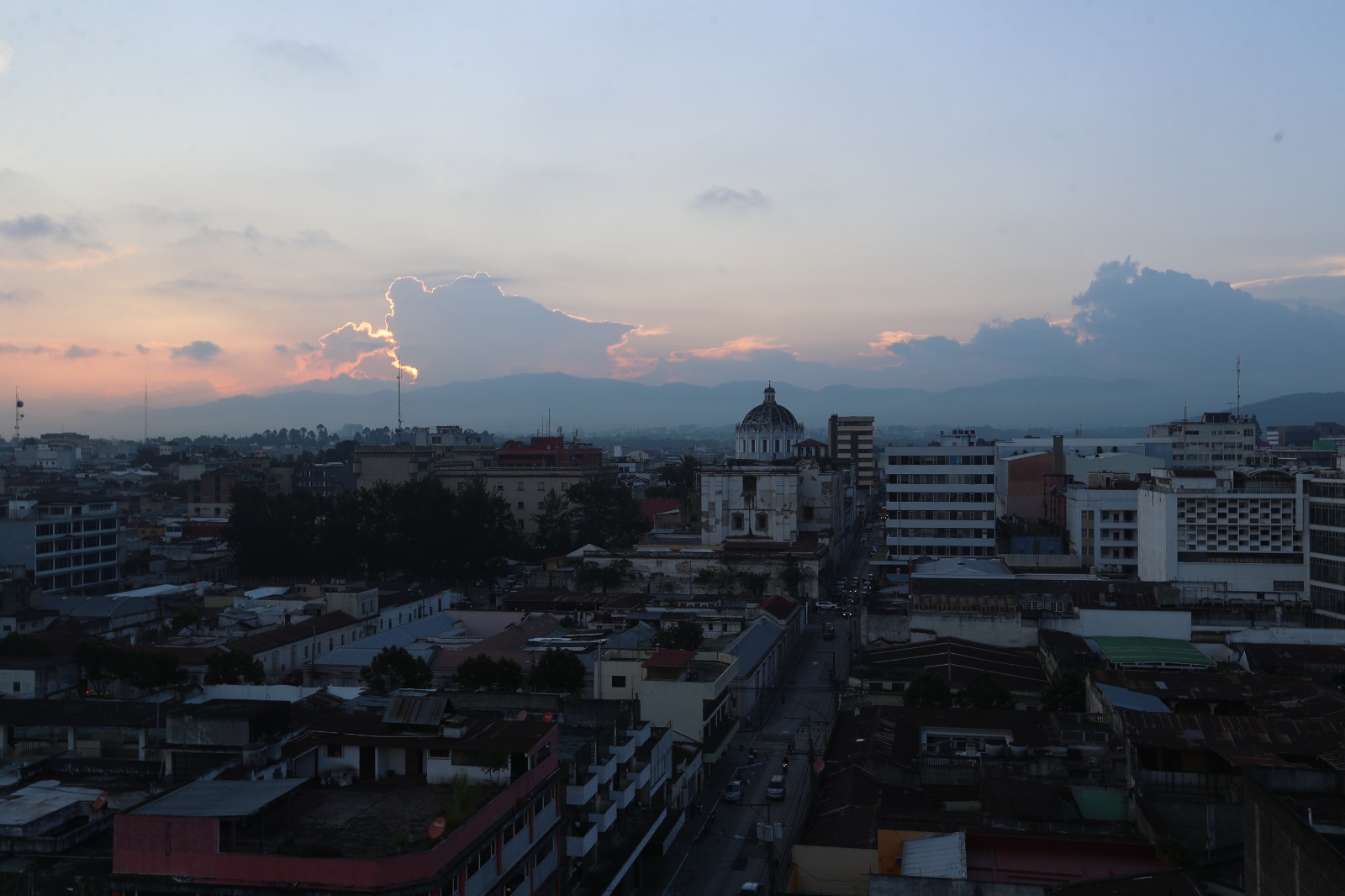 Atardecer en la Ciudad de Guatemala zona 1