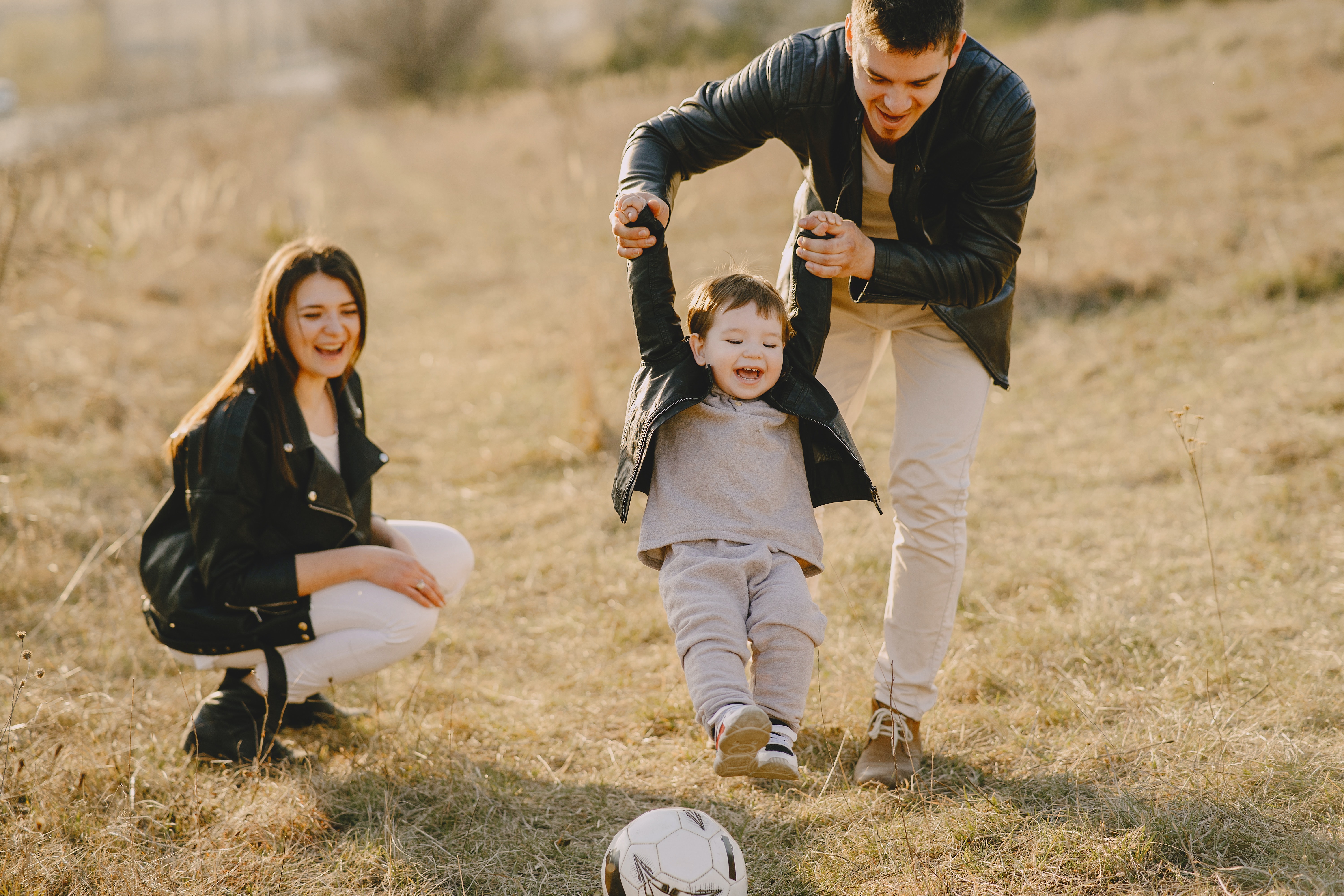 El tiempo que se comparte en familia es importante para los niños.   (Foto Prensa Libre: Gustavo Fring/Pexels)