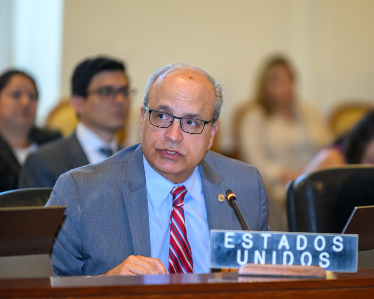 embajador de Estados Unidos ante la Organización de Estados Americanos (OEA), Frank O. Mora,