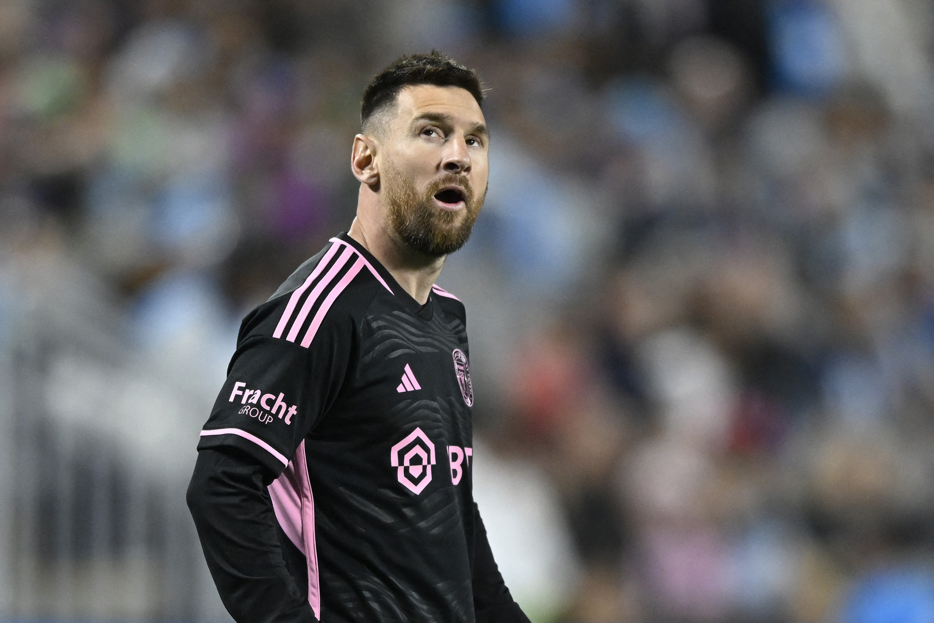 El capitán del Inter Miami, Lionel Messi, durante el partido de su equipo ante el Charlotte FC en el Bank of America el pasado 21 de octubre. (Foto Prensa Libre: AFP)