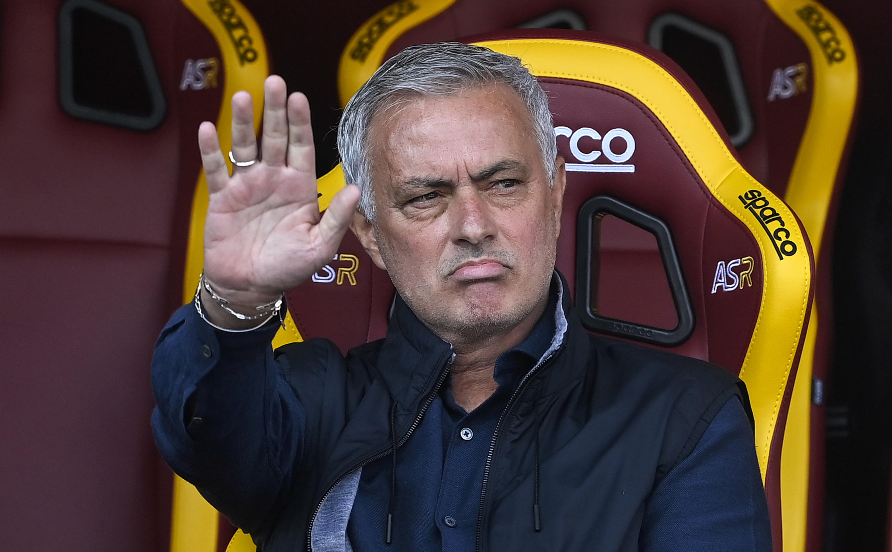 El entrenador de la AS Roma, Jose Mourinho, antes de enfrentar al AC Monza. (Foto Prensa Libre: EFE)