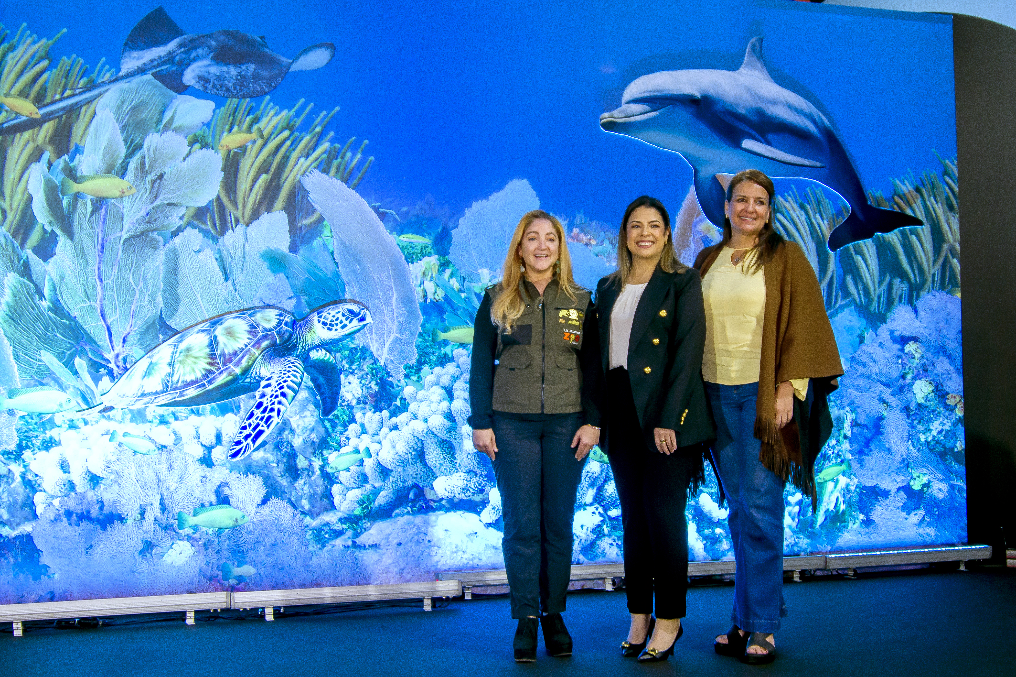 Valerie Syrowicz, supervisora del Centro de Conservación Marina; Hazel Barrundia, Vicepresidente Mercadeo y Marca Bam; y Eileen de Castillo, bióloga e integrante de la junta directiva del Centro de Conservación Marina. Foto Prensa Libre: Sergio Muñoz