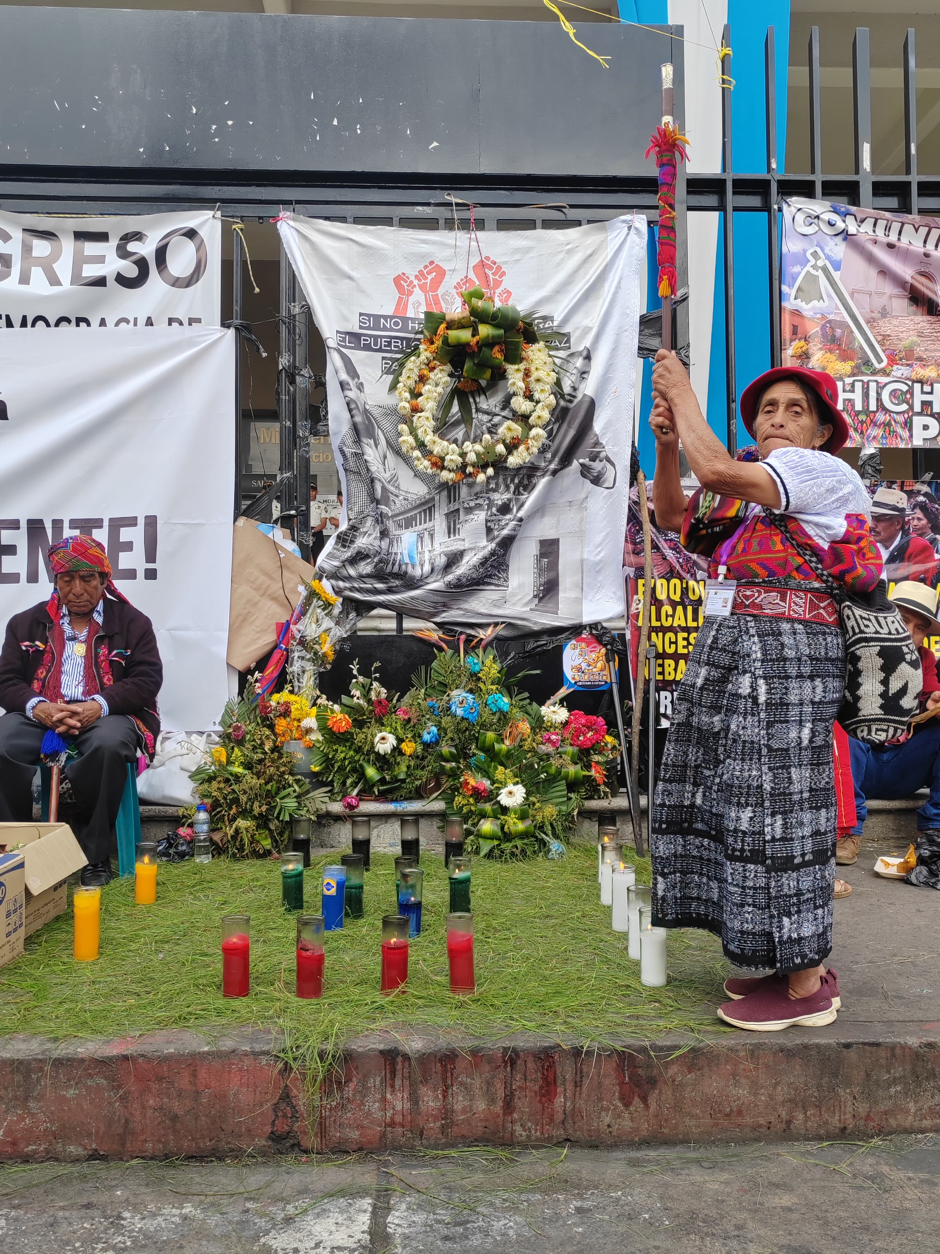 Autoridades ancestrales Día de la Raza MP'