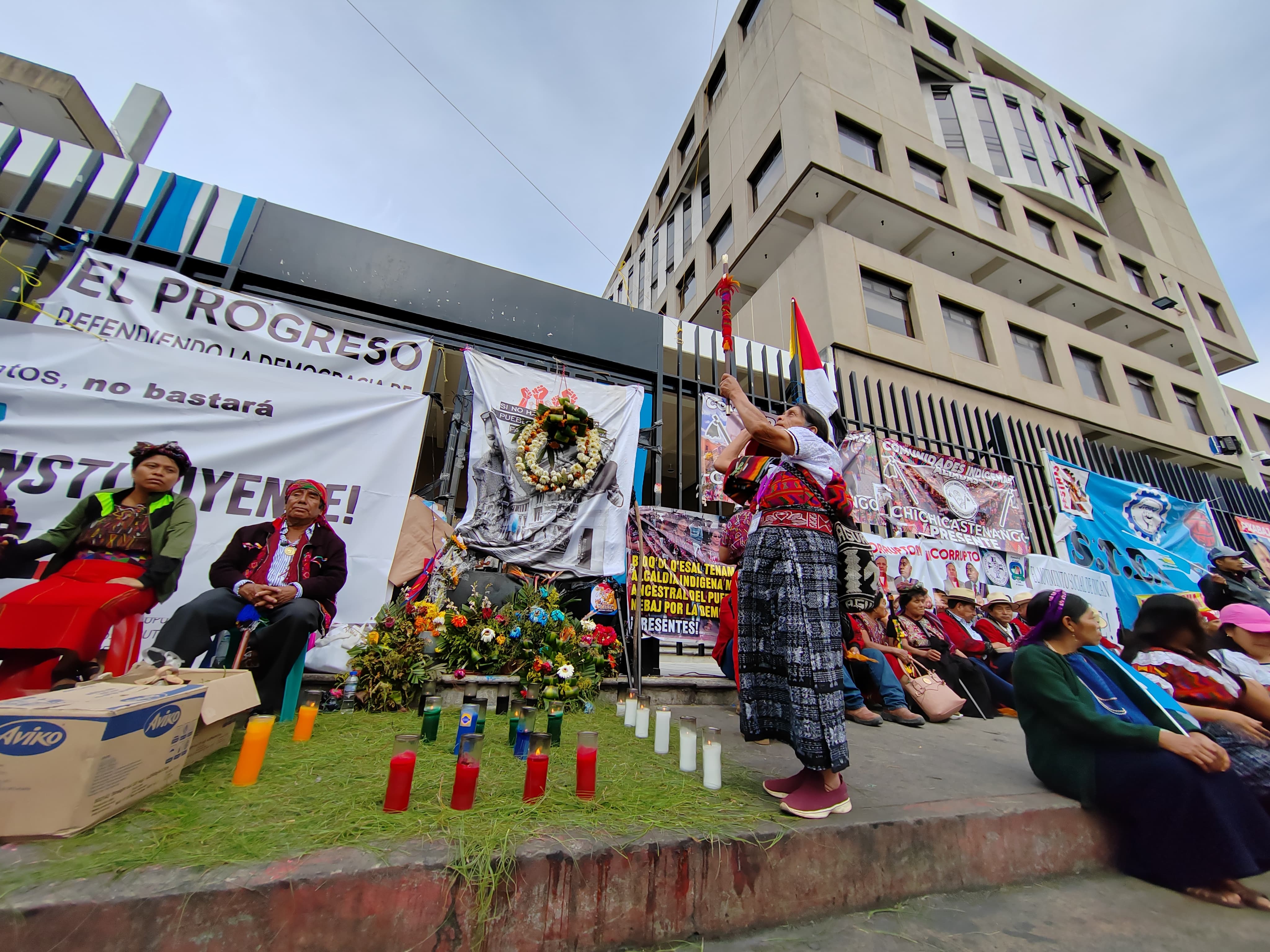 Autoridades ancestrales Día de la Raza MP'