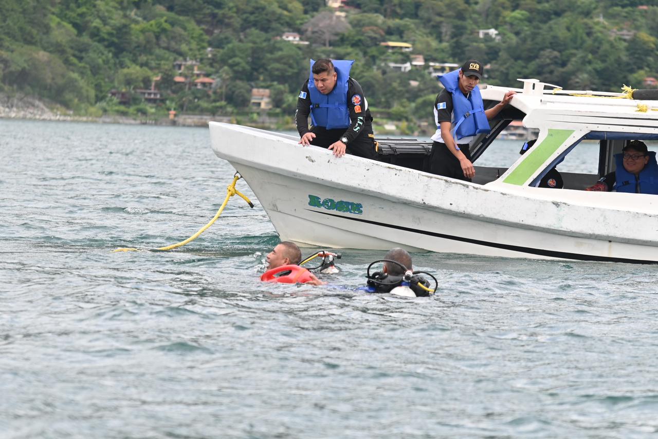 BUSCAN A TURISTA EN ATITLÁN