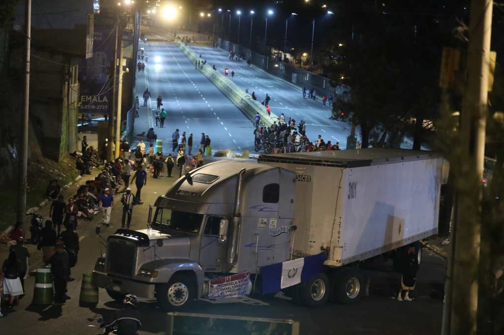 Bloque en el puente El Incienso