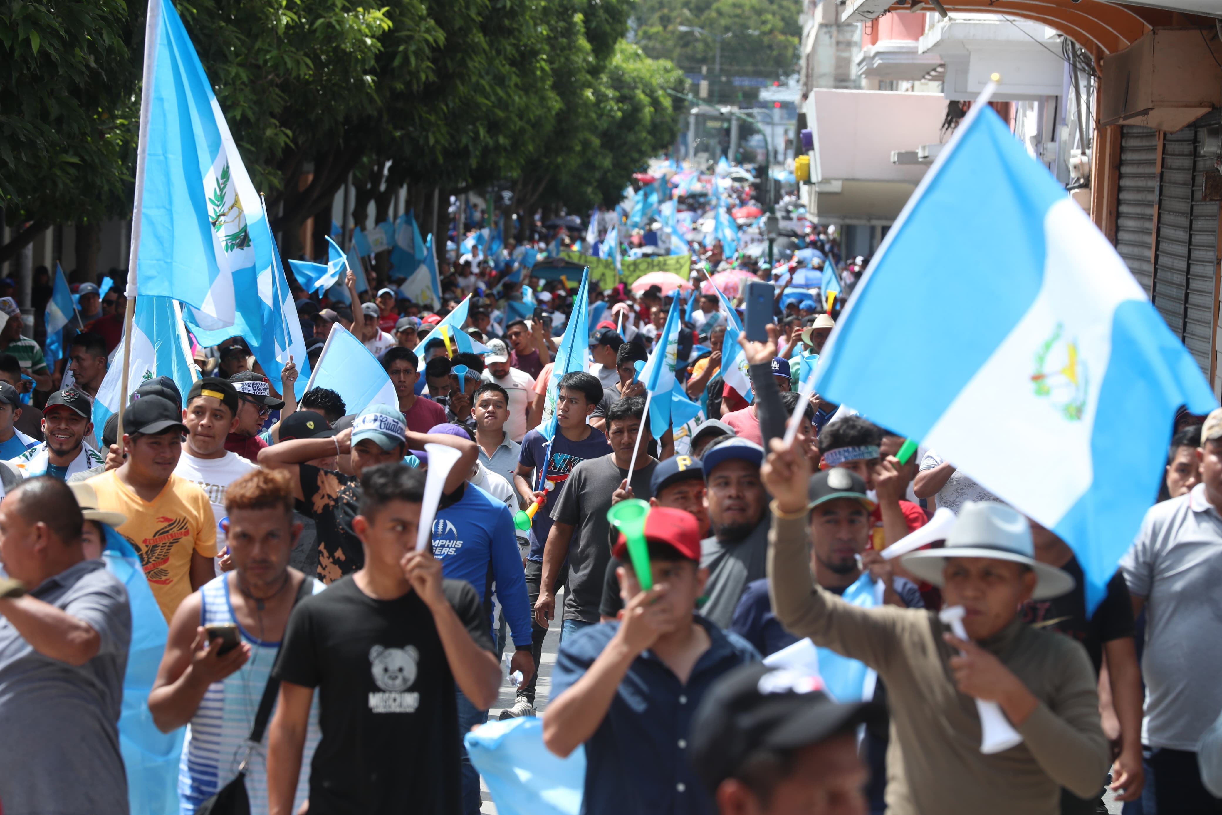 Este lunes 9 de octubre, los bloqueos y manifestaciones incrementaron en número y tensión.