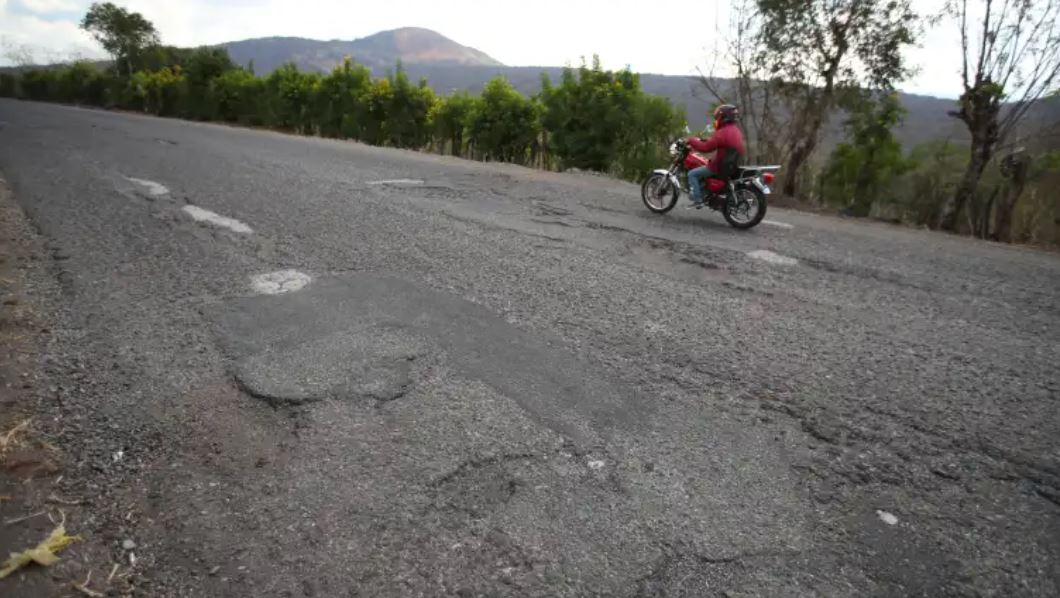 No solo se debe acelerar la construcción de carreteras, sino invertir más en mantenimiento, y cambiar los modelos de contratación, asegura Fundesa que se prepara para el ENADE 2023. (Foto, Prensa Libre: Hemeroteca PL).