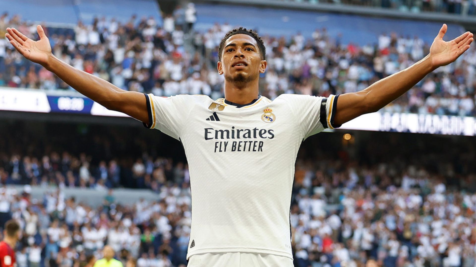 El jugador del Real Madrid, Jude Bellingham, celebra su noveno gol en liga ante el Osasuna en el Bernabéu. (Foto Prensa Libre: Real Madrid)