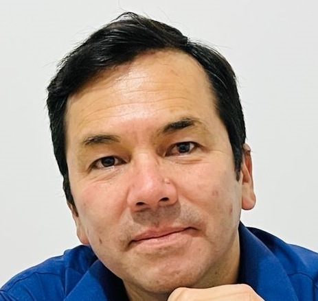 André Armas, educador y consejero de bienestar