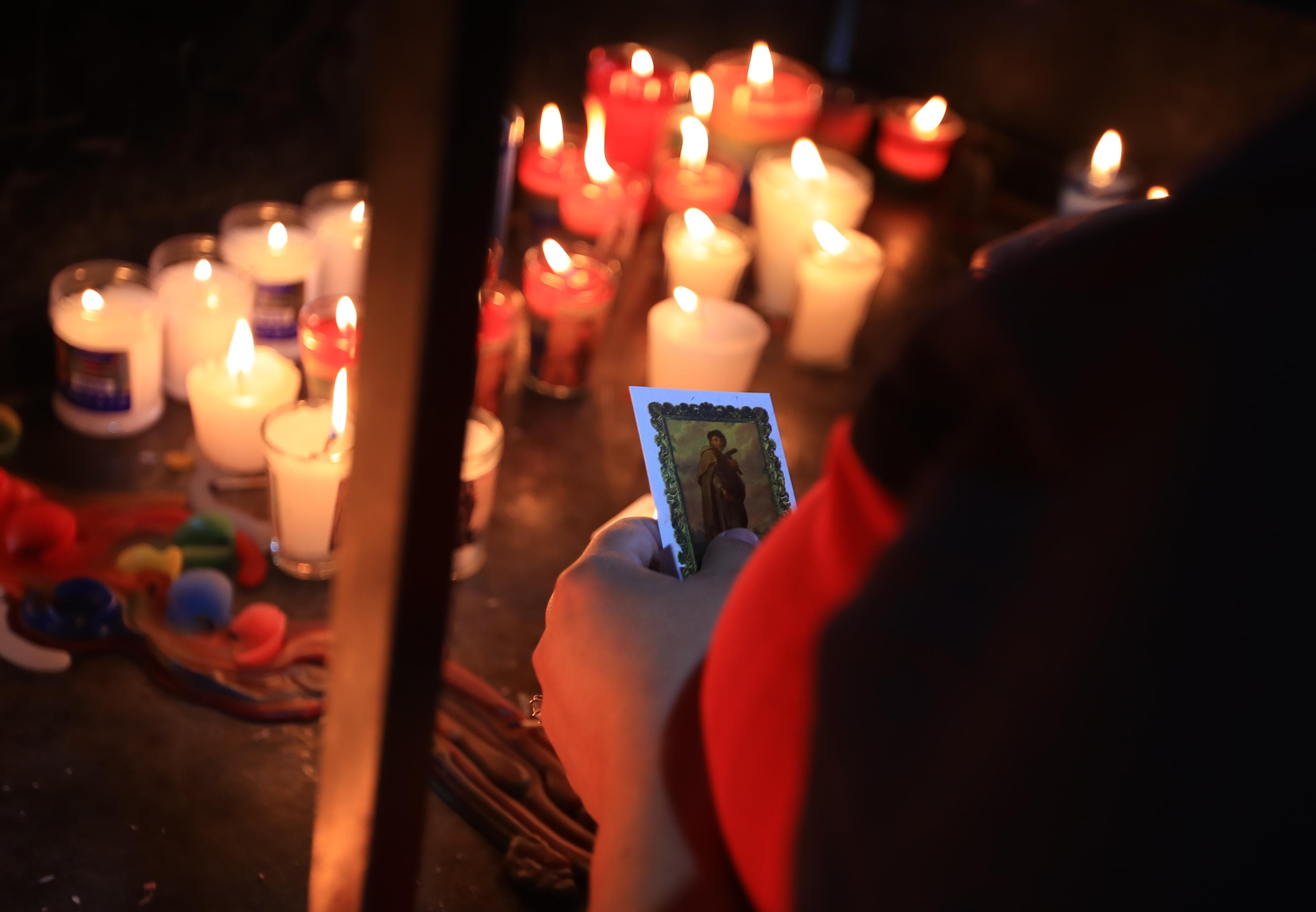 Guatemaltecos abarrotan Iglesia de la Merced por la celebración del día de San Judas Tadeo 