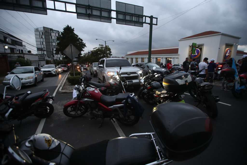 Manifestación en Cayalá