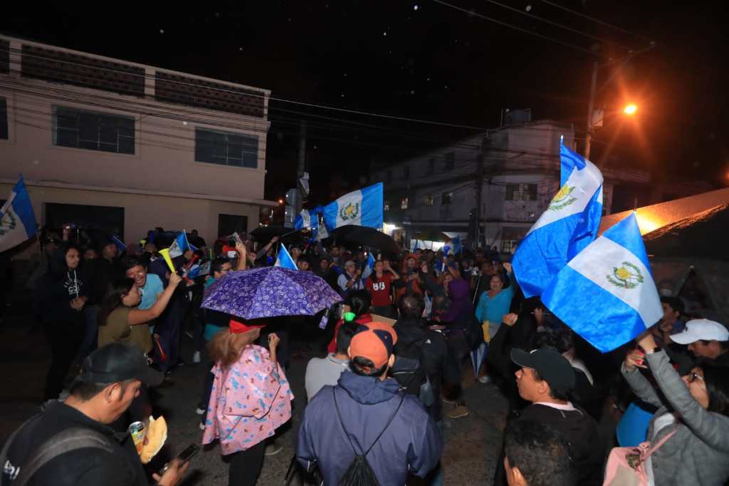 Manifestaciones en la sede del MP